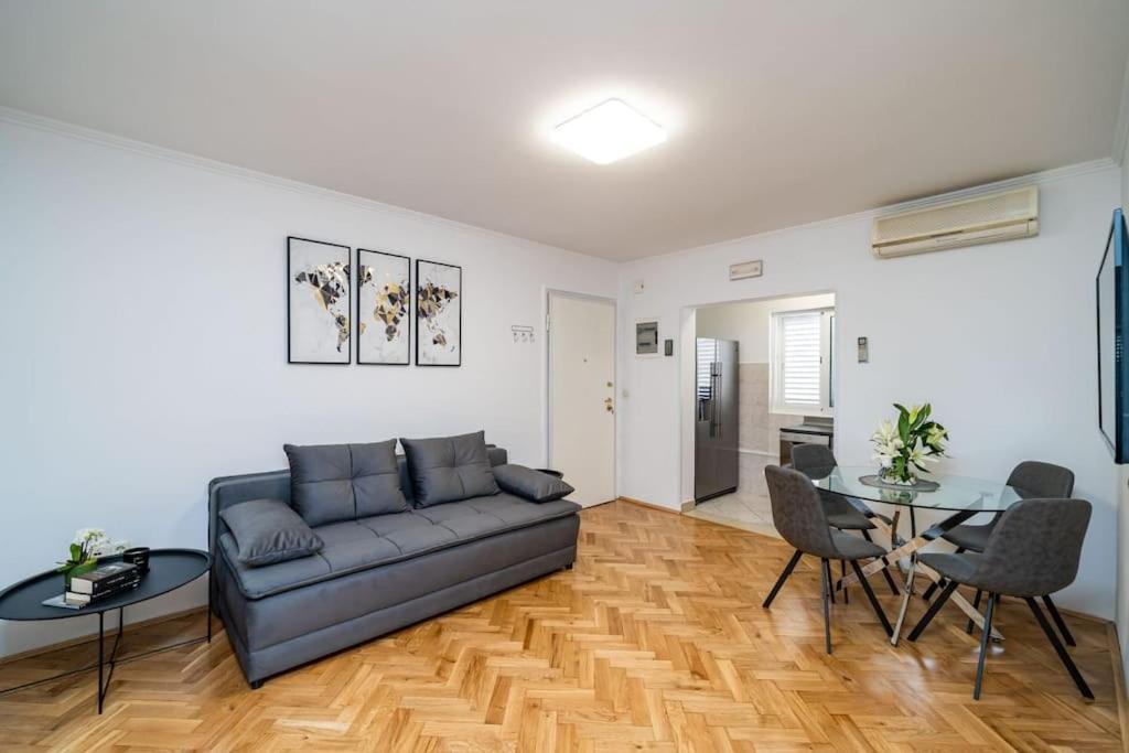 Apartman Knego With Parking دوبروفينك المظهر الخارجي الصورة